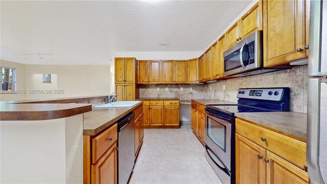 15735 SW 92nd Ave, Palmetto Bay, FL 33157