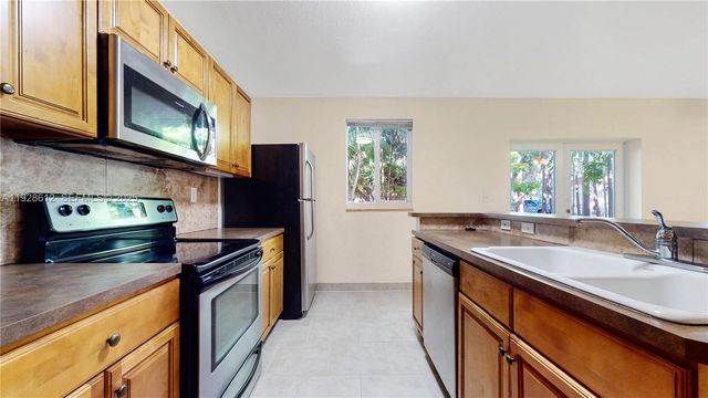 15735 SW 92nd Ave, Palmetto Bay, FL 33157
