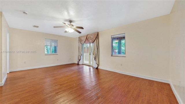 15735 SW 92nd Ave, Palmetto Bay, FL 33157