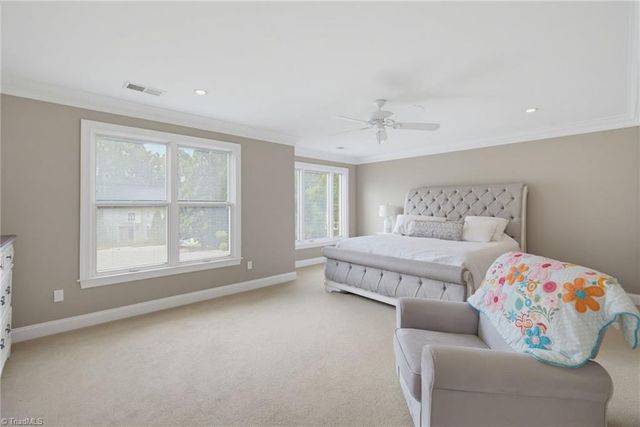 4 Willow Oak Court, Greensboro, NC 27408