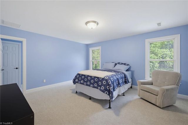 4 Willow Oak Court, Greensboro, NC 27408
