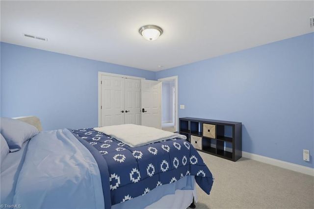 4 Willow Oak Court, Greensboro, NC 27408