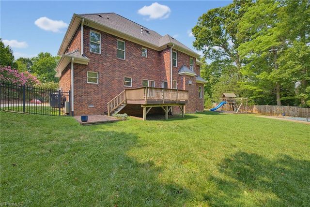 4 Willow Oak Court, Greensboro, NC 27408