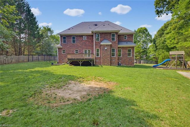 4 Willow Oak Court, Greensboro, NC 27408