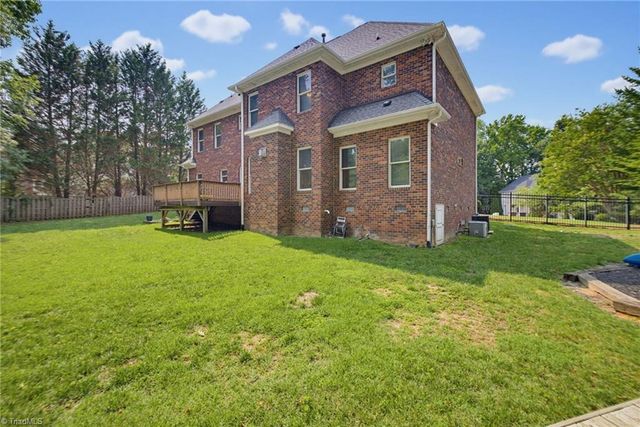 4 Willow Oak Court, Greensboro, NC 27408