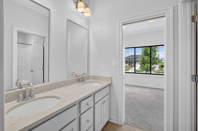 616 Elkwood Circle, Norwalk, IA 50211