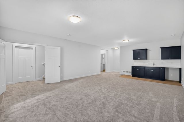 616 Elkwood Circle, Norwalk, IA 50211