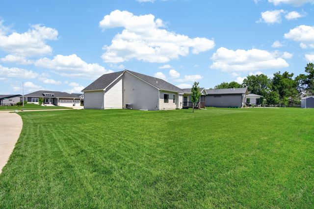 616 Elkwood Circle, Norwalk, IA 50211