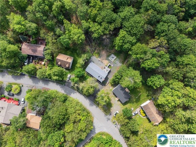 1533 Black Birch Way, Coolbaugh Twp, PA 18466