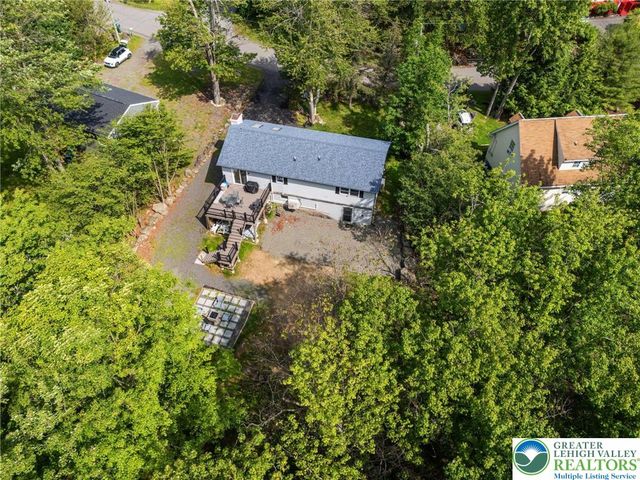 1533 Black Birch Way, Coolbaugh Twp, PA 18466