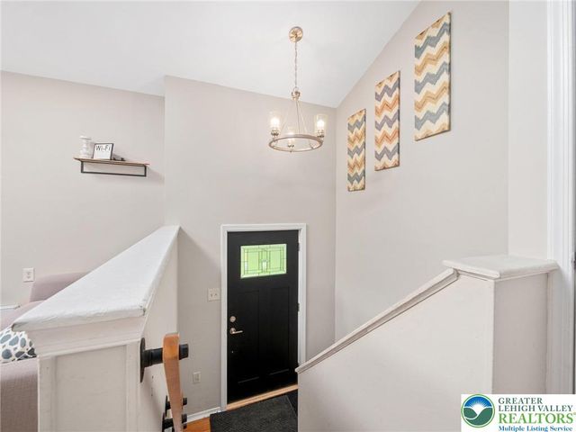 1533 Black Birch Way, Coolbaugh Twp, PA 18466