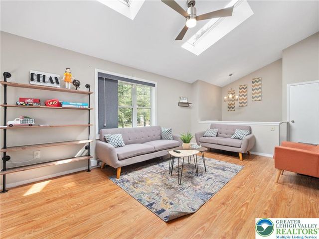 1533 Black Birch Way, Coolbaugh Twp, PA 18466