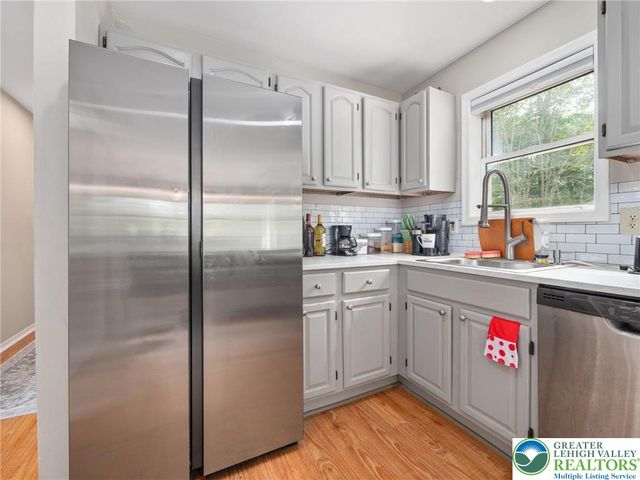 1533 Black Birch Way, Coolbaugh Twp, PA 18466