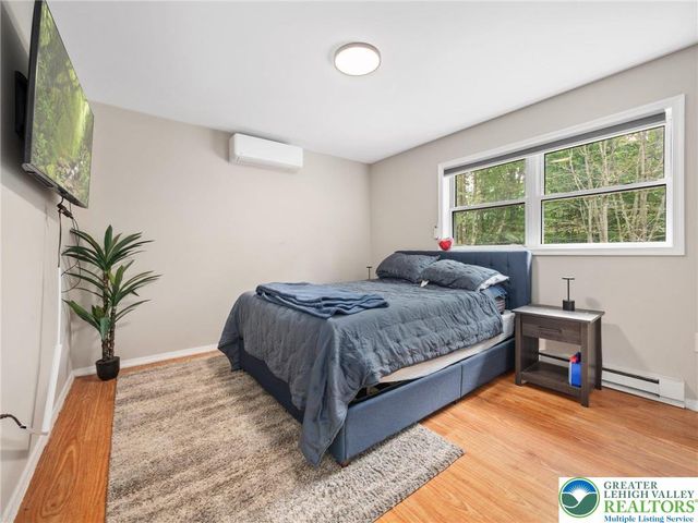 1533 Black Birch Way, Coolbaugh Twp, PA 18466