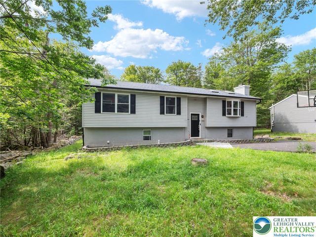 1533 Black Birch Way, Coolbaugh Twp, PA 18466