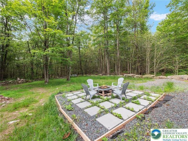 1533 Black Birch Way, Coolbaugh Twp, PA 18466