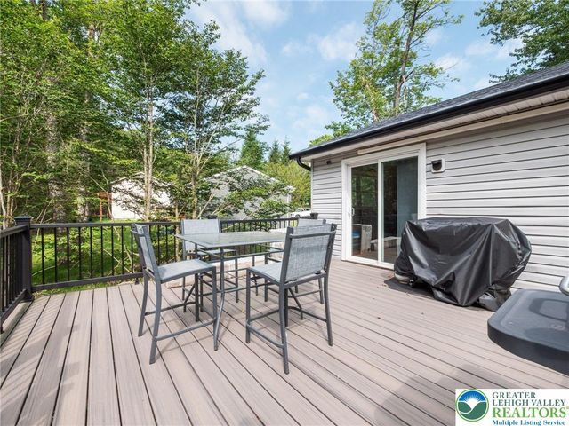 1533 Black Birch Way, Coolbaugh Twp, PA 18466