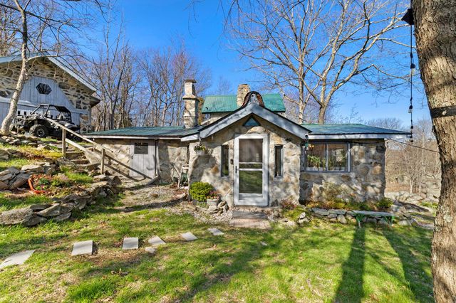 63 Hortontown Hill Road, Hopewell Junction, NY 12533