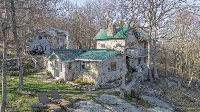 63 Hortontown Hill Road, Hopewell Junction, NY 12533