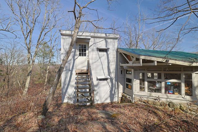 63 Hortontown Hill Road, Hopewell Junction, NY 12533