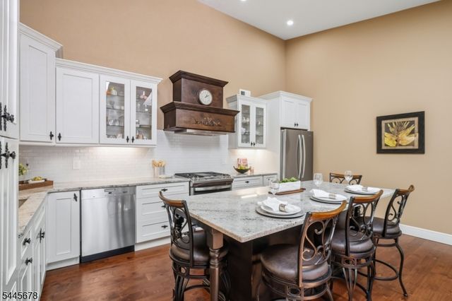 1002 Boxwood Ct, Mahwah Twp., NJ 07430