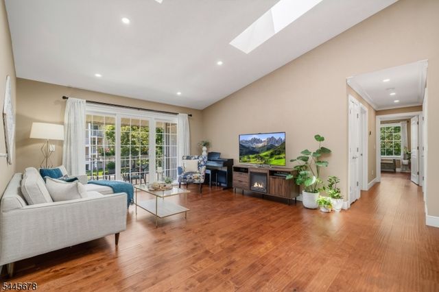 1002 Boxwood Ct, Mahwah Twp., NJ 07430