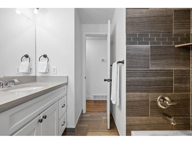 1528 S Jamaica St, Aurora, CO 80012