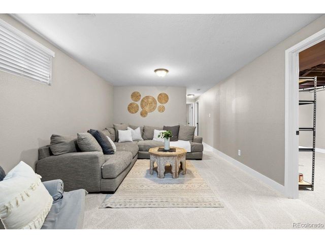 1528 S Jamaica St, Aurora, CO 80012