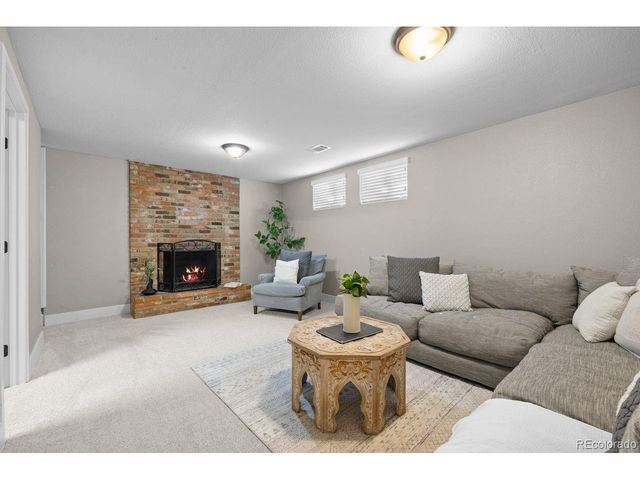 1528 S Jamaica St, Aurora, CO 80012