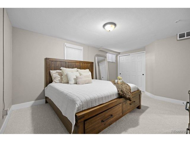 1528 S Jamaica St, Aurora, CO 80012