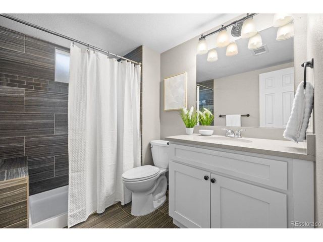 1528 S Jamaica St, Aurora, CO 80012