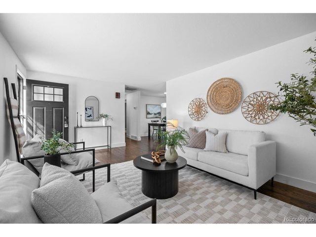 1528 S Jamaica St, Aurora, CO 80012