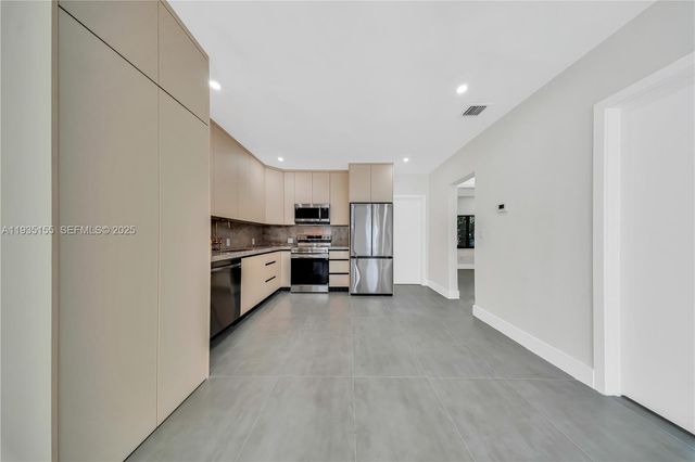 807 NW 51st St, Miami, FL 33127