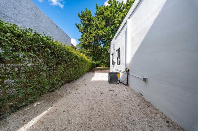 807 NW 51st St, Miami, FL 33127