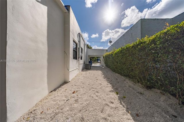 807 NW 51st St, Miami, FL 33127