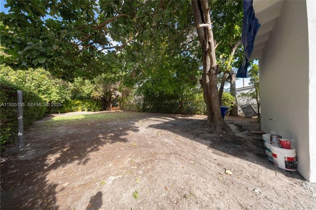 807 NW 51st St, Miami, FL 33127