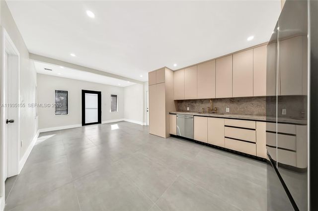 807 NW 51st St, Miami, FL 33127