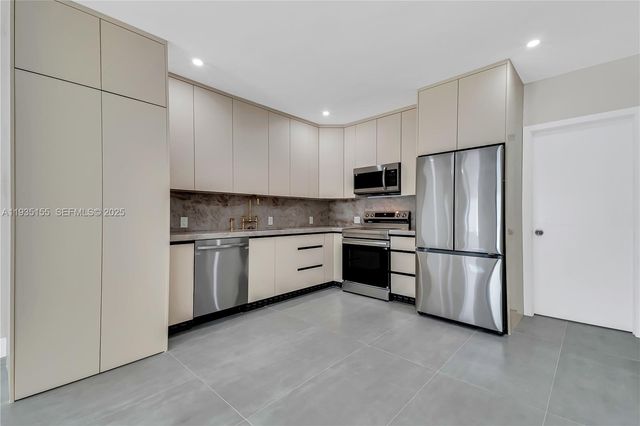 807 NW 51st St, Miami, FL 33127