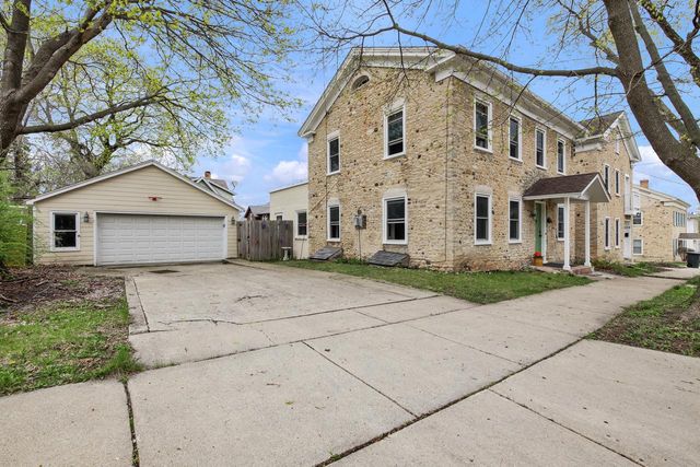 216 W Jefferson STREET, Burlington, WI 53105