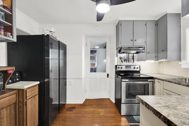 216 W Jefferson STREET, Burlington, WI 53105