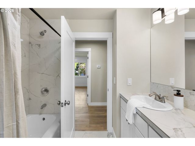 4200 Se RISLEY Ave, Milwaukie, OR 97267