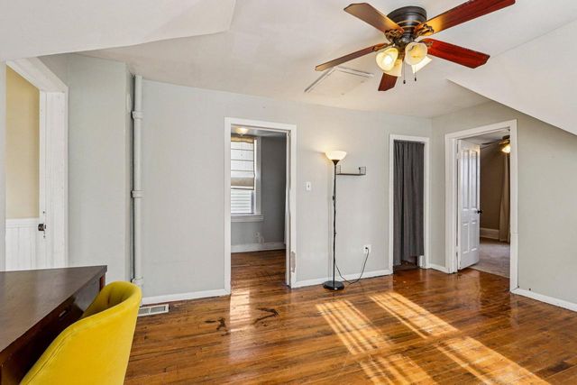 2557 N Gordon PLACE, Milwaukee, WI 53212