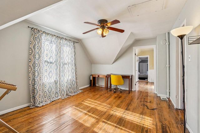 2557 N Gordon PLACE, Milwaukee, WI 53212