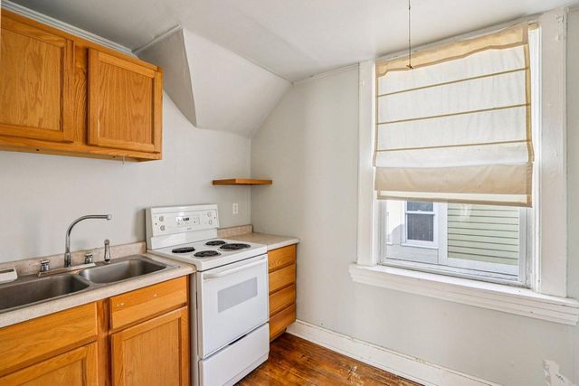 2557 N Gordon PLACE, Milwaukee, WI 53212