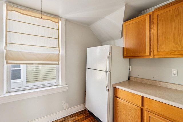 2557 N Gordon PLACE, Milwaukee, WI 53212