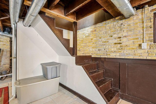 2557 N Gordon PLACE, Milwaukee, WI 53212