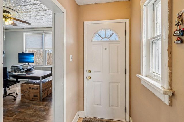 2557 N Gordon PLACE, Milwaukee, WI 53212