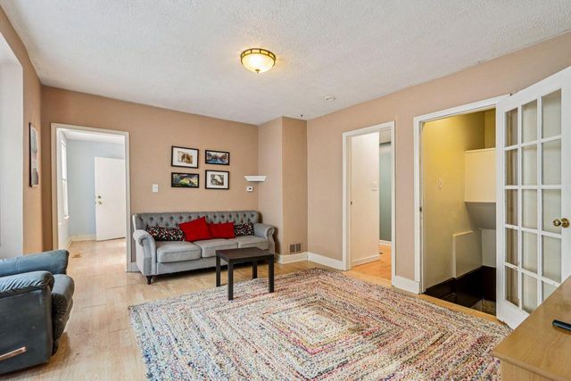 2557 N Gordon PLACE, Milwaukee, WI 53212