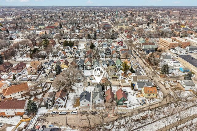 2557 N Gordon PLACE, Milwaukee, WI 53212