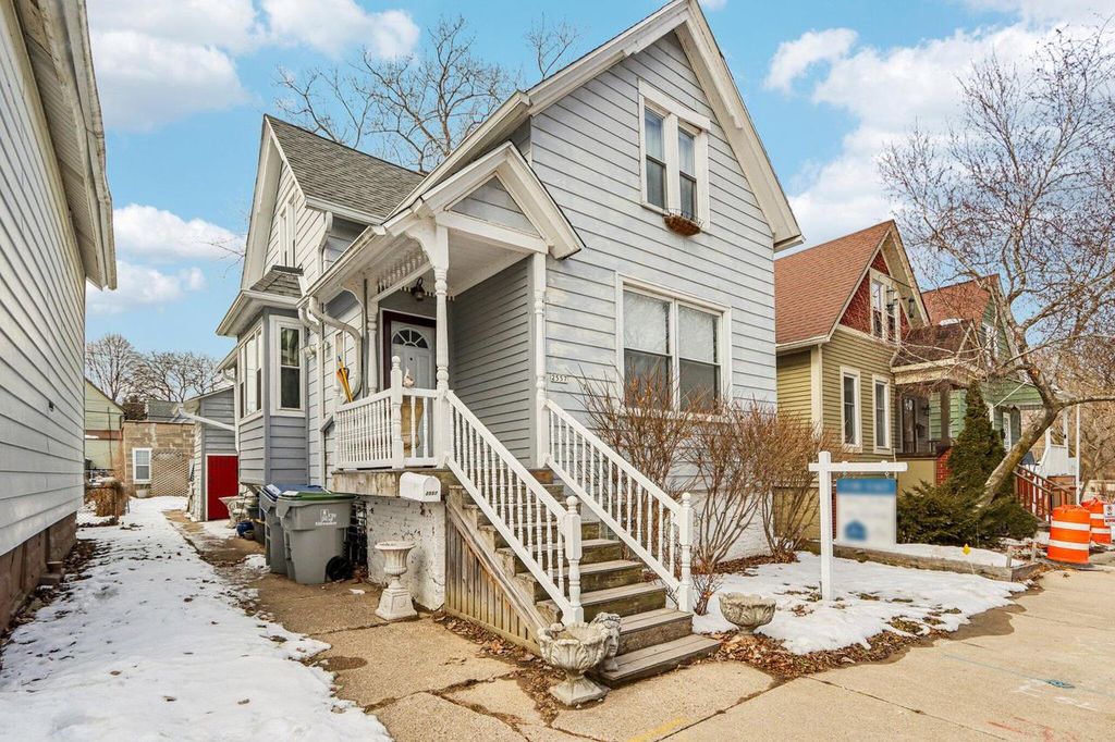 2557 N Gordon PLACE, Milwaukee, WI 53212